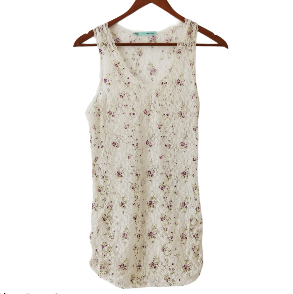 Maurices, Sleeveless lace top, ruched up on the sides with elastic - Size M